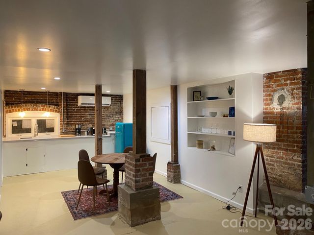 5 Main Street, Asheville, NC 28803
