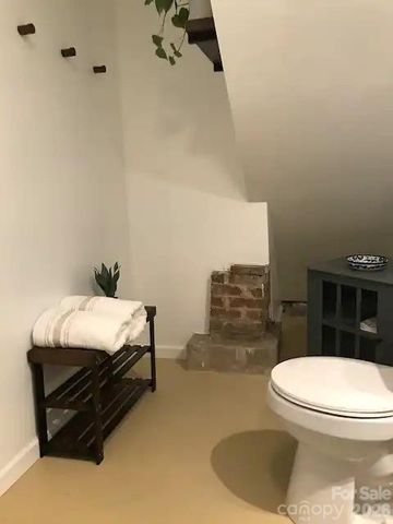 5 Main Street, Asheville, NC 28803