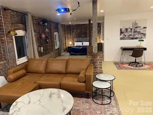 5 Main Street, Asheville, NC 28803