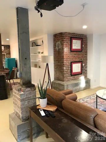 5 Main Street, Asheville, NC 28803