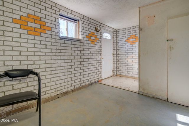 141 W Lykers Road, Root, NY 13317