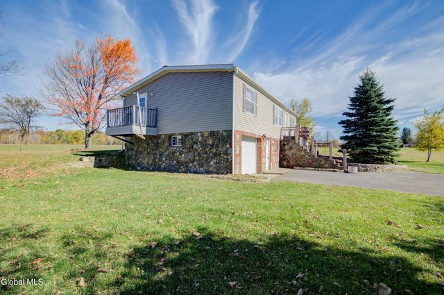 141 W Lykers Road, Root, NY 13317