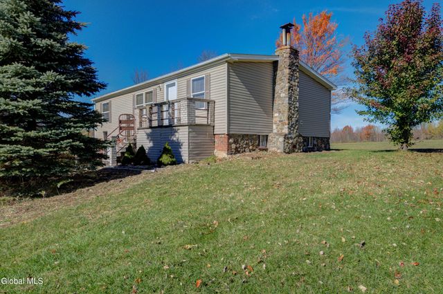 141 W Lykers Road, Root, NY 13317