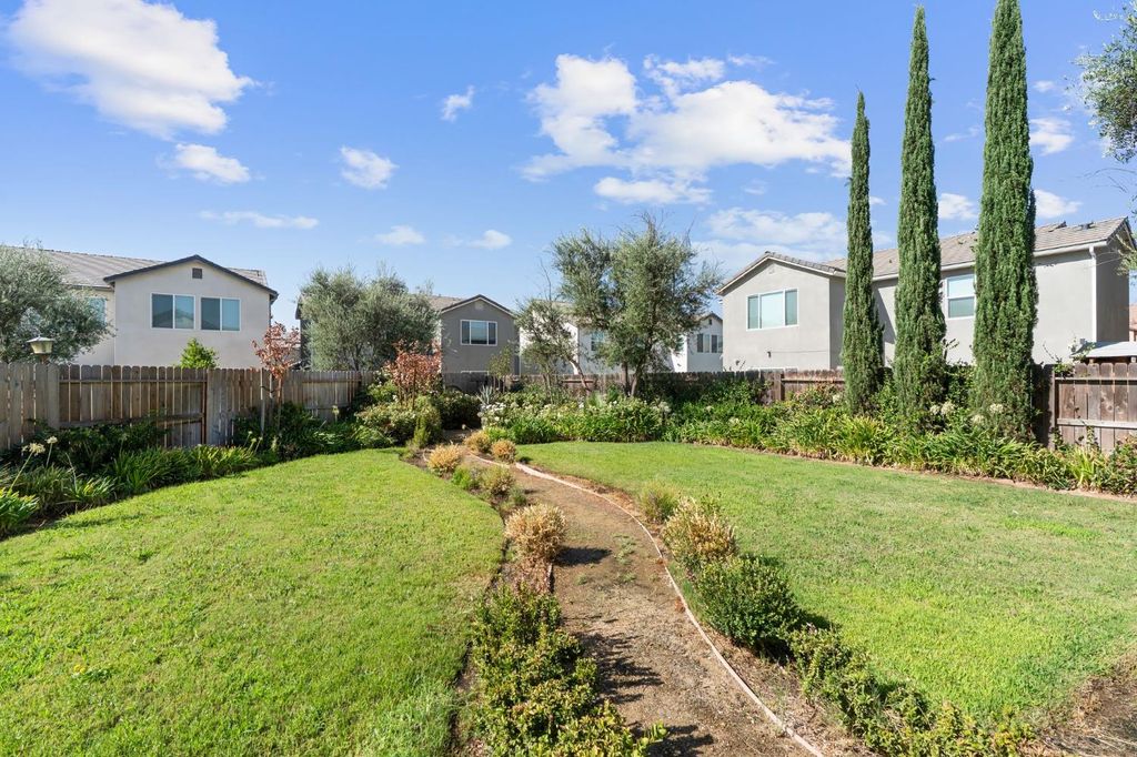 Image 36 of property listing at 4367 N Brent Avenue, Fresno, CA 93723