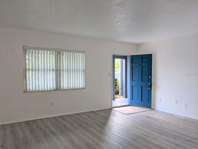 1260 70TH STREET N 2, St Petersburg, FL 33710