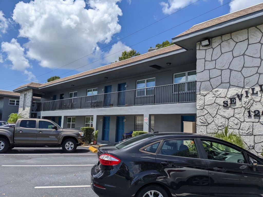 1260 70TH STREET N 2, St Petersburg, FL 33710