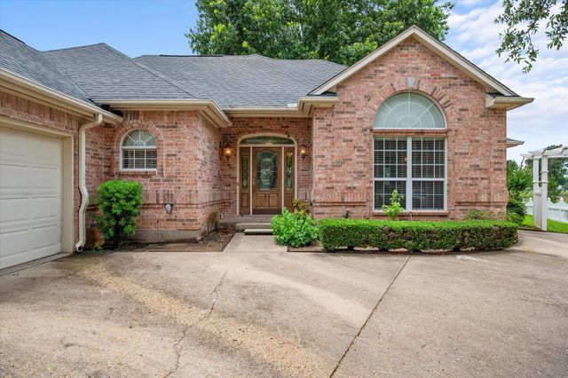 13048 Fairway Drive, Kemp, TX 75143