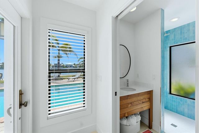 531 72ND STREET, Holmes Beach, FL 34217