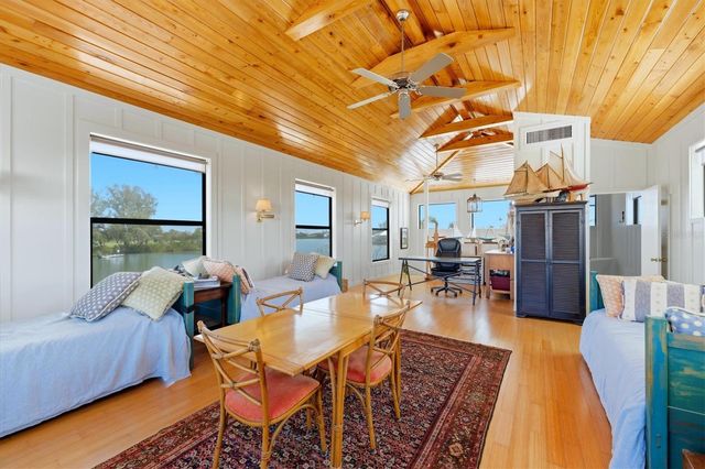 531 72ND STREET, Holmes Beach, FL 34217