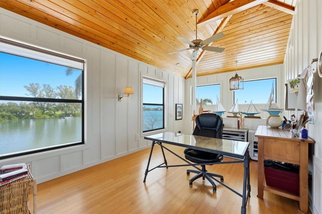 531 72ND STREET, Holmes Beach, FL 34217