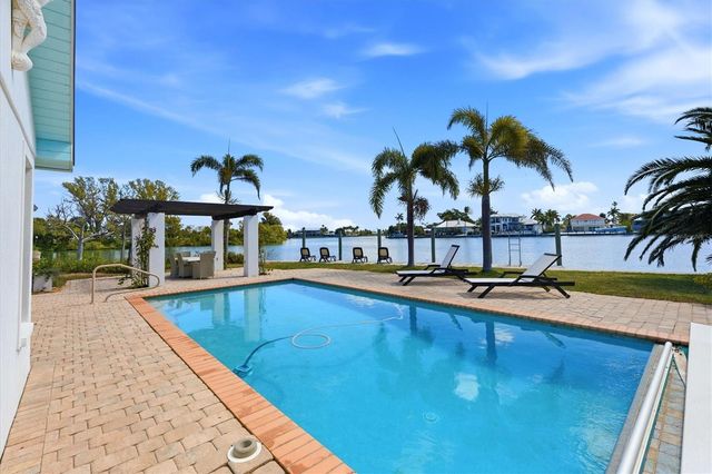 531 72ND STREET, Holmes Beach, FL 34217