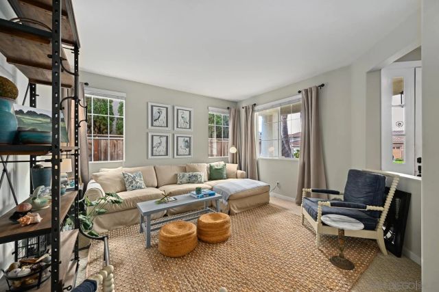 3231 Canyon View Dr, Oceanside, CA 92058