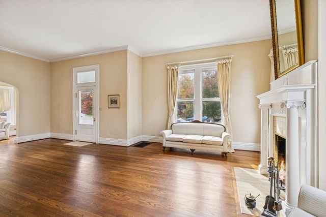 215 4th Ave, S, Franklin, TN 37064