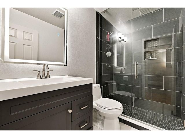 23988 E Bellewood Dr, Aurora, CO 80016