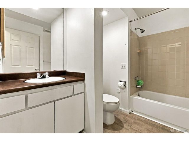 23988 E Bellewood Dr, Aurora, CO 80016
