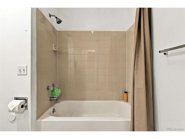 23988 E Bellewood Dr, Aurora, CO 80016