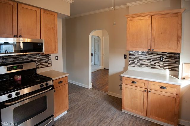 84 S Hazelwood Avenue, Youngstown, OH 44509