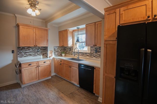 84 S Hazelwood Avenue, Youngstown, OH 44509