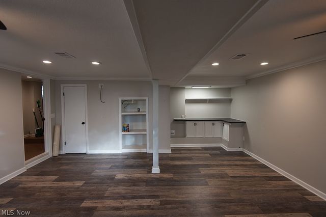 84 S Hazelwood Avenue, Youngstown, OH 44509