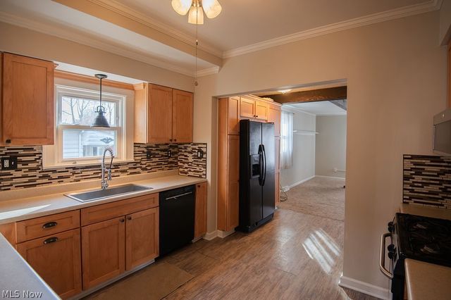 84 S Hazelwood Avenue, Youngstown, OH 44509