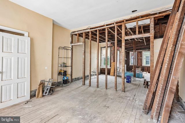 1752 N LECOUNT ST, Philadelphia, PA 19121