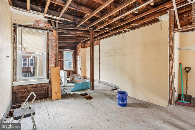 1752 N LECOUNT ST, Philadelphia, PA 19121