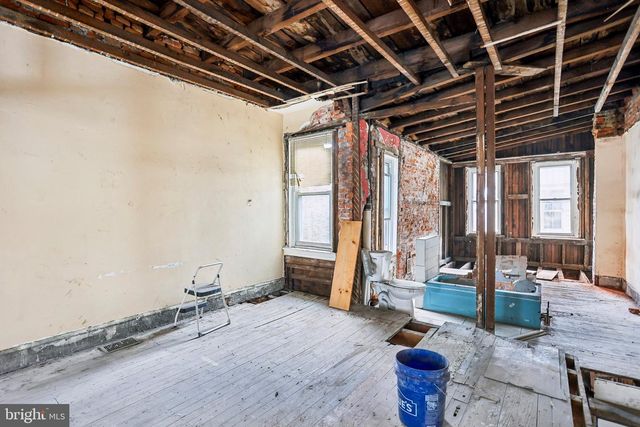 1752 N LECOUNT ST, Philadelphia, PA 19121