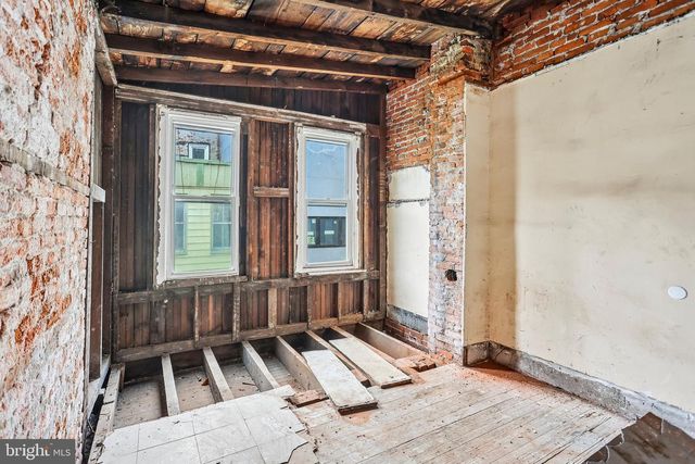 1752 N LECOUNT ST, Philadelphia, PA 19121