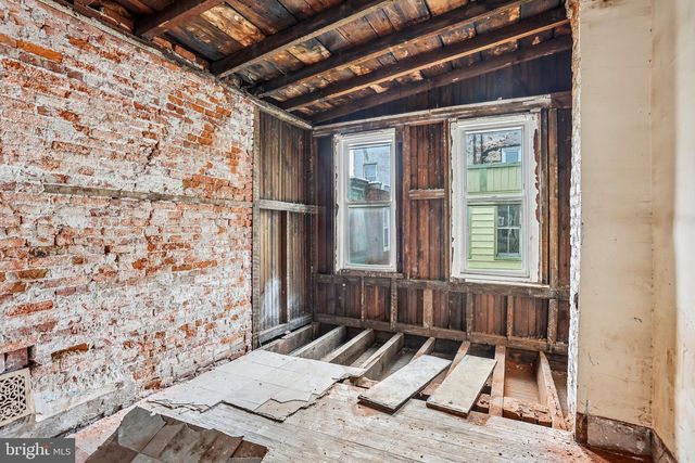 1752 N LECOUNT ST, Philadelphia, PA 19121