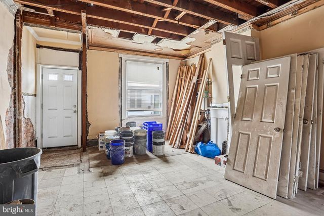 1752 N LECOUNT ST, Philadelphia, PA 19121
