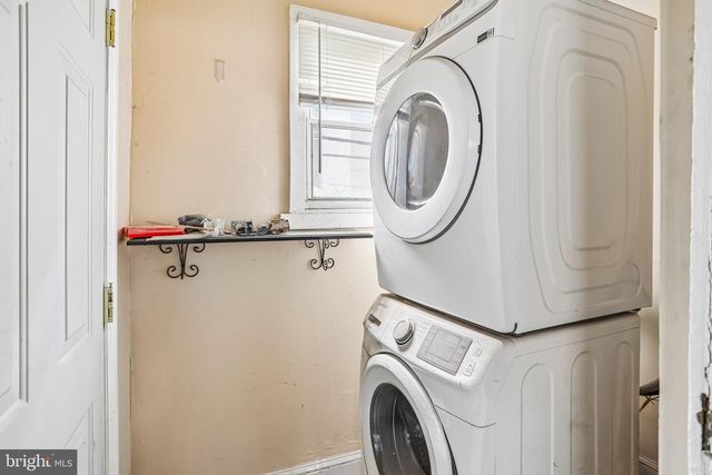1752 N LECOUNT ST, Philadelphia, PA 19121
