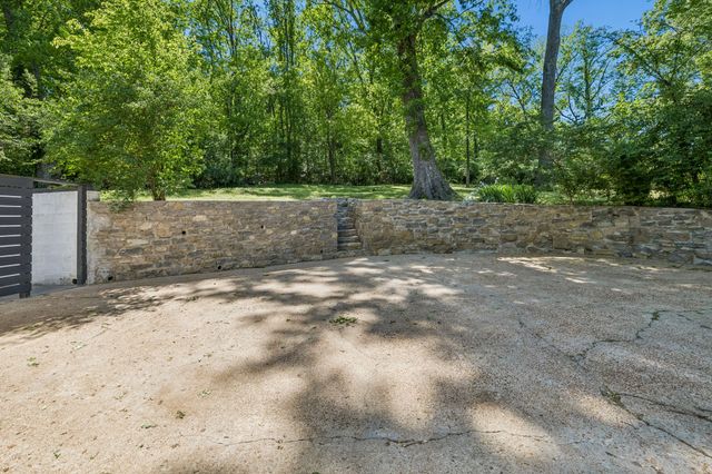 703 Clematis Dr, Nashville, TN 37205