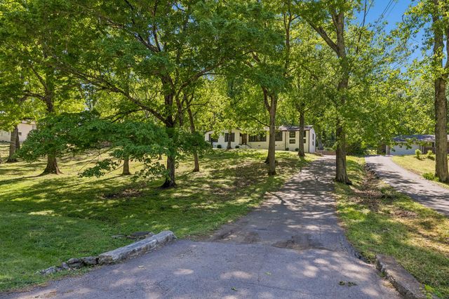 703 Clematis Dr, Nashville, TN 37205