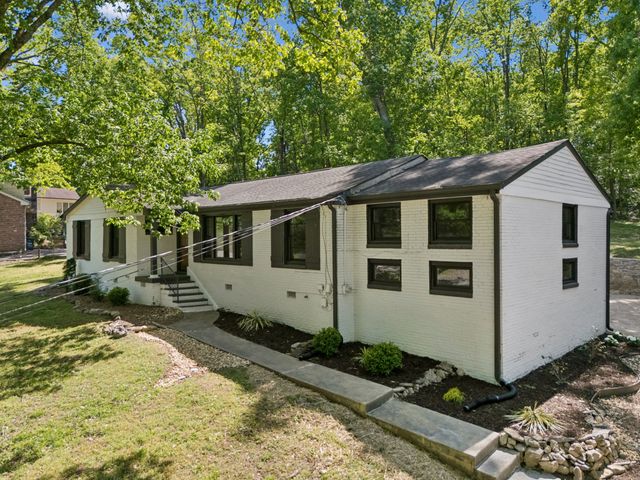 703 Clematis Dr, Nashville, TN 37205