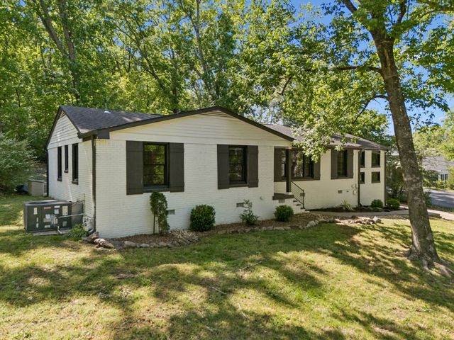 703 Clematis Dr, Nashville, TN 37205
