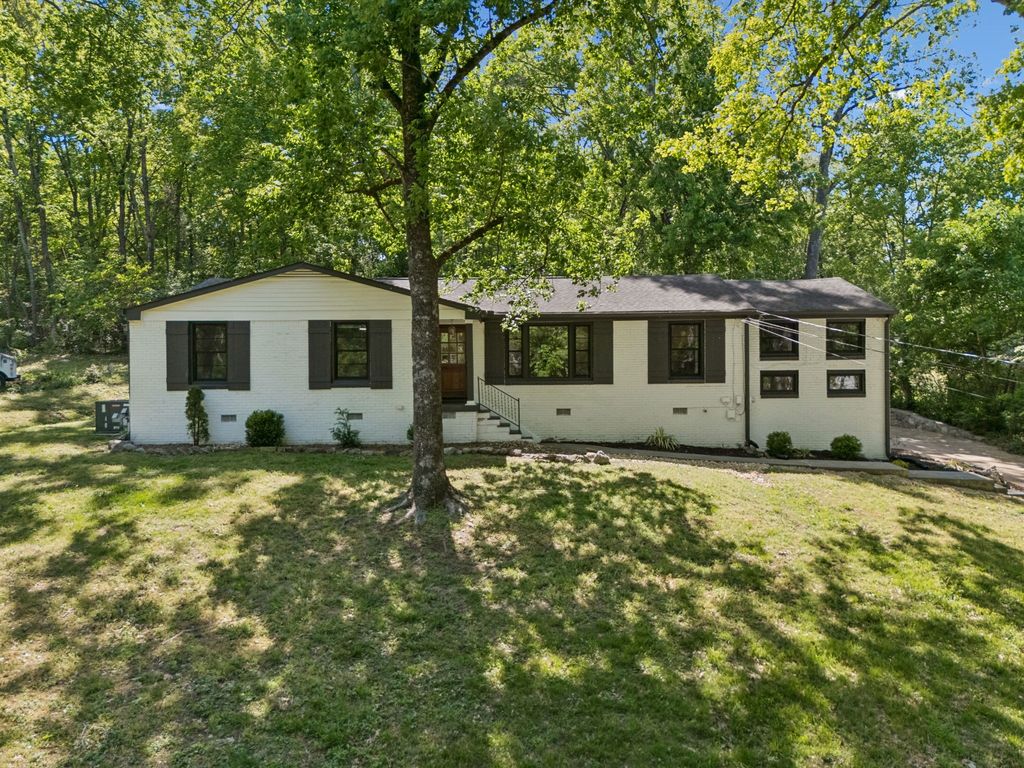 703 Clematis Dr, Nashville, TN 37205