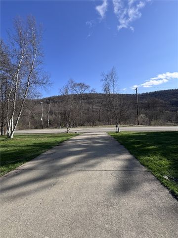 796 West Washington Street, Bradford Town, PA 16701