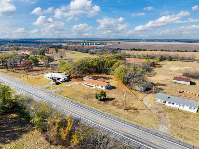 815 Clarksville Road, Bogata, TX 75417