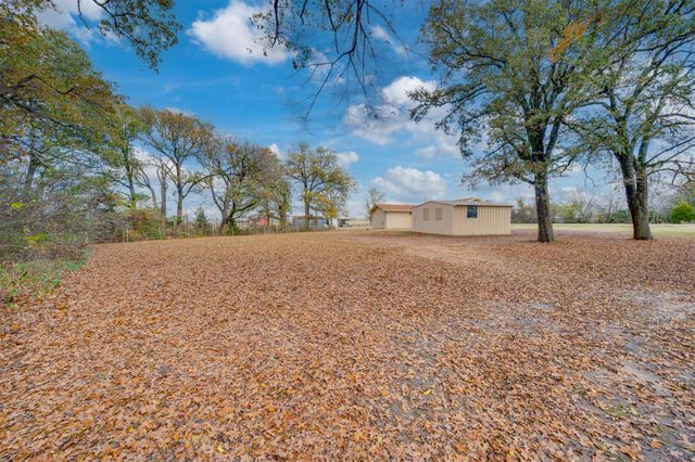 815 Clarksville Road, Bogata, TX 75417