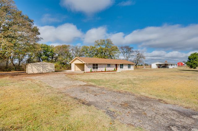 815 Clarksville Road, Bogata, TX 75417