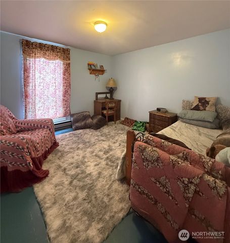 1102 Water Street, Raymond, WA 98577