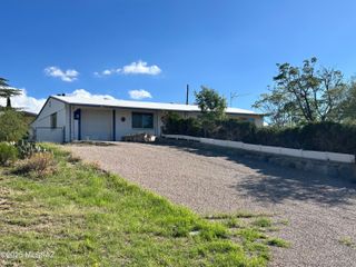 945 W Discover Street, Oracle, AZ 85623