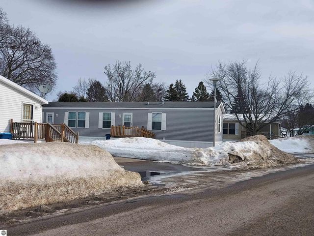 1592 Geraldton Place, Traverse City, MI 49686