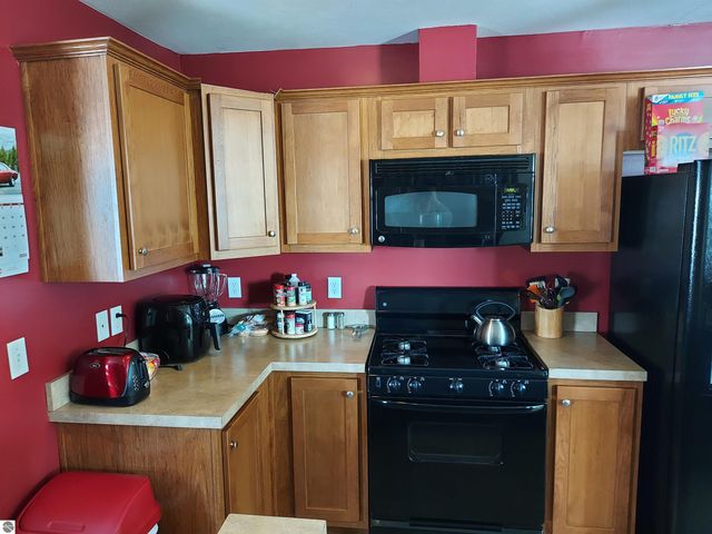 1592 Geraldton Place, Traverse City, MI 49686