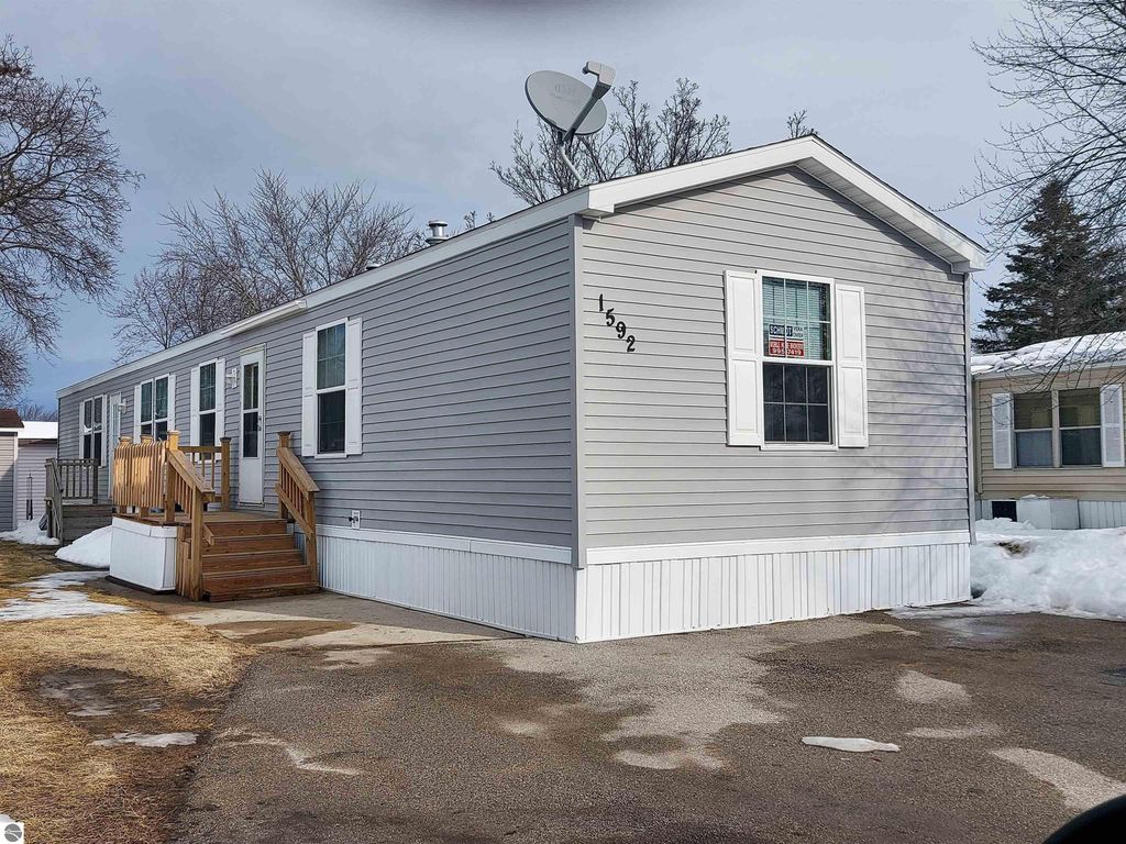 1592 Geraldton Place, Traverse City, MI 49686