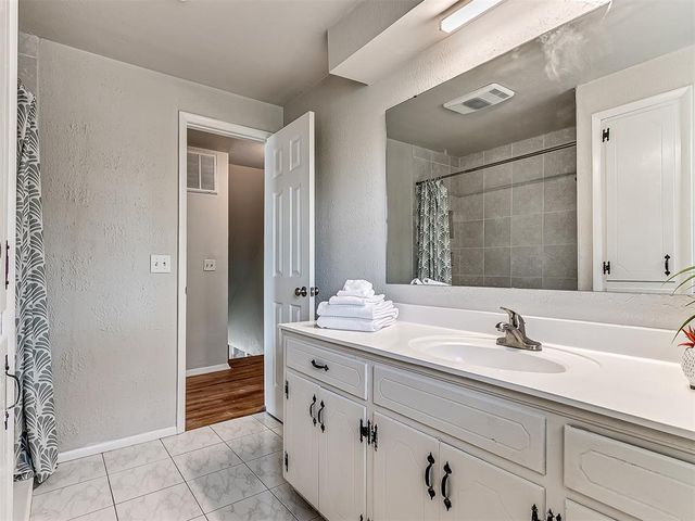 350 W Elder Drive, Mustang, OK 73064