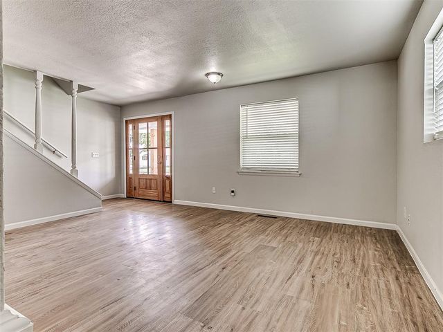 350 W Elder Drive, Mustang, OK 73064