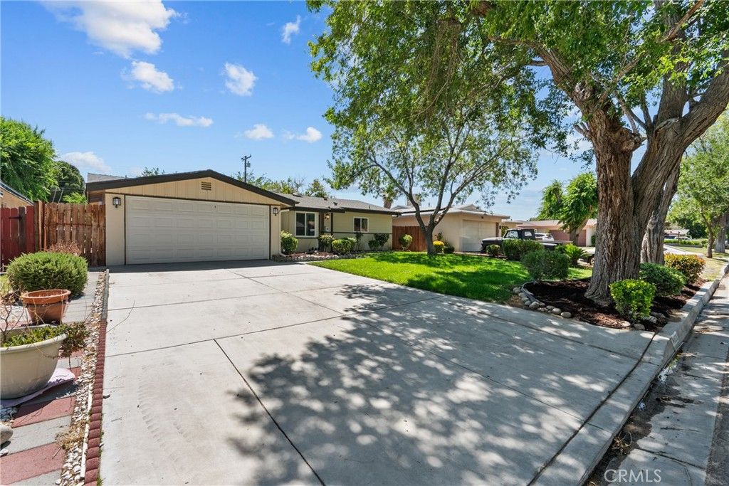 Image 4 of property listing at 44938 Lorimer, Lancaster, CA 93534
