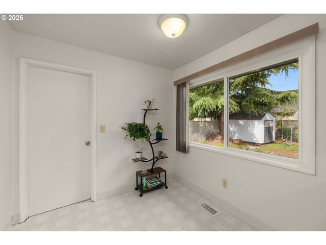 2126 Se 45TH Ave, Hillsboro, OR 97123