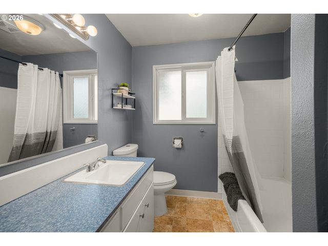 2126 Se 45TH Ave, Hillsboro, OR 97123